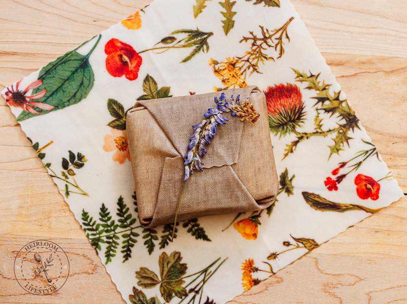 Floral beeswax wrap for food preserves